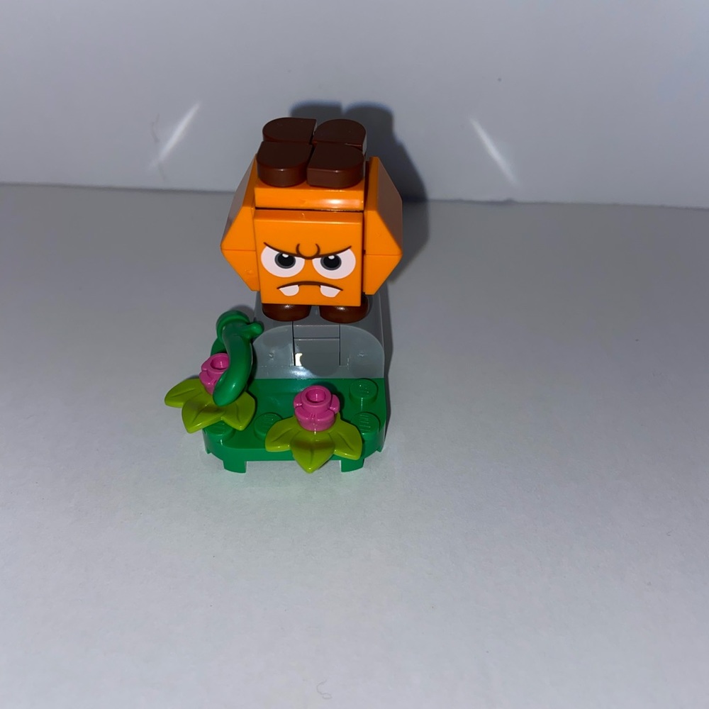 Lego  Super Mario Character Pack Series 4 Goombrat Figure